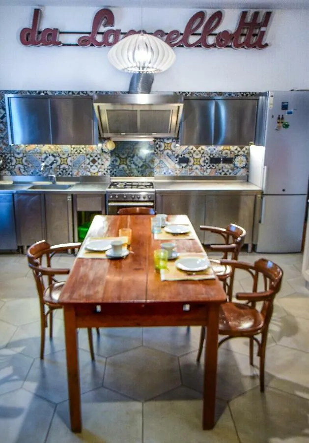 Gambisa Street Hotel Soliera Guest house