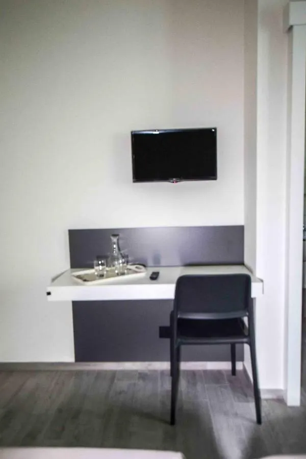 Gambisa Street Hotel Soliera Guest house